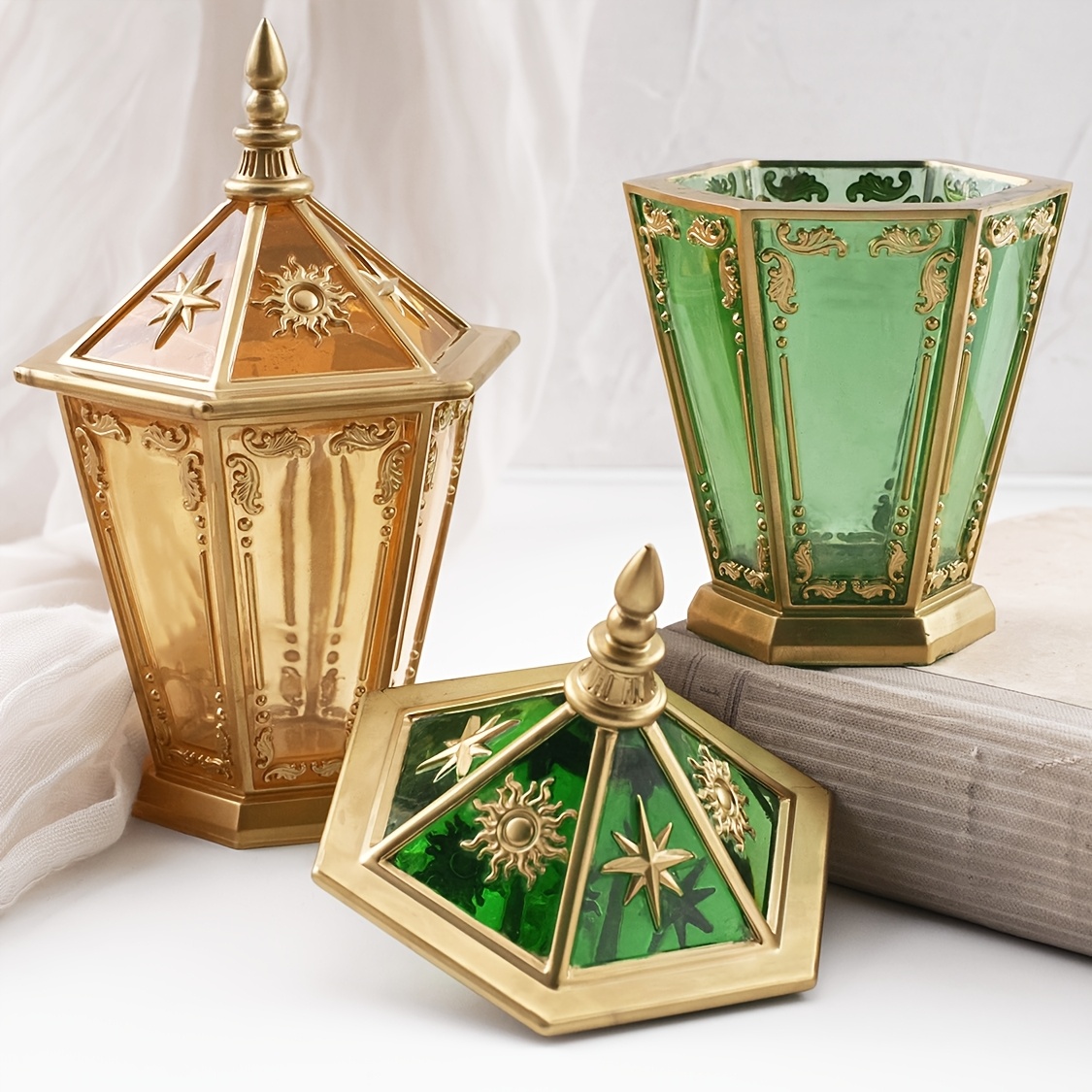 Star and Moon Hexagonal Bottle - Resin Art Case recension och pris