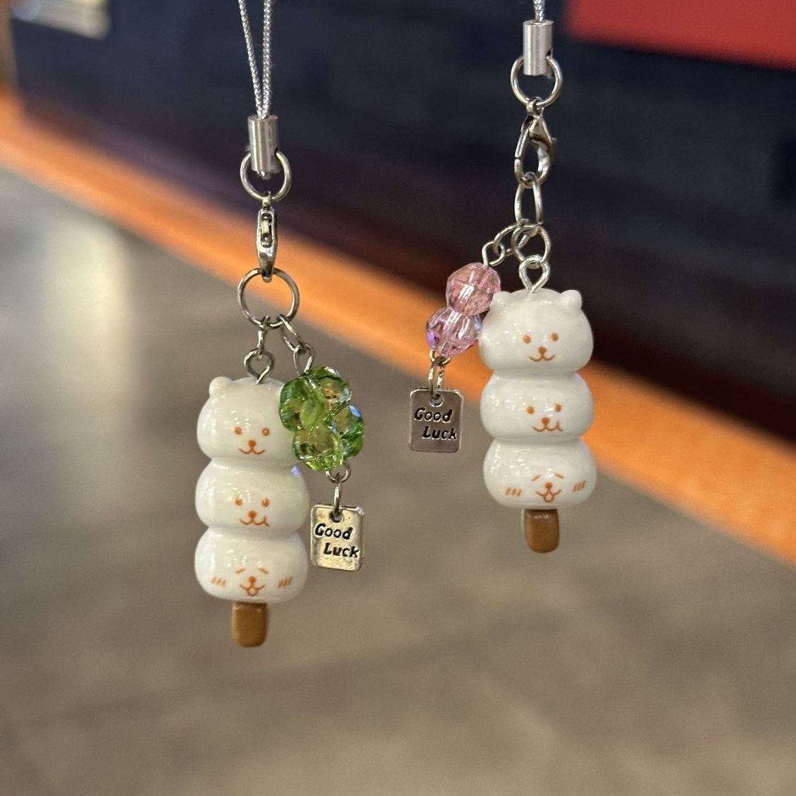 Joke Bear Lucky Leaf Phone Cha - Resin Art Case recension och pris